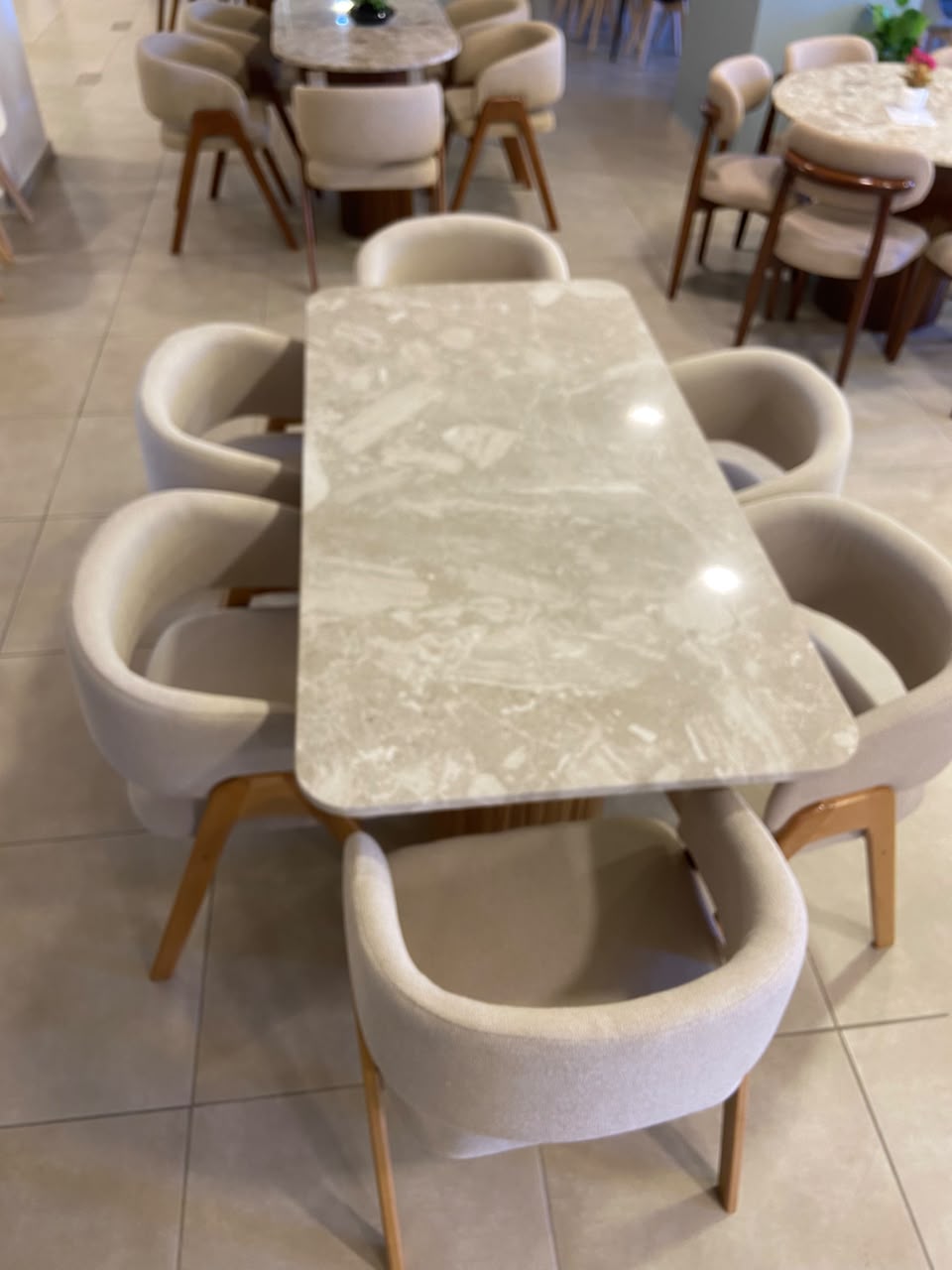 TABLE REPAS